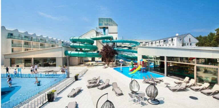 Dovolená u Baltského moře s obřím aquaparkem: Pobyt pro páry i rodiny se snídaní nebo polopenzí – dítě zdarma, wellness neomezeně!