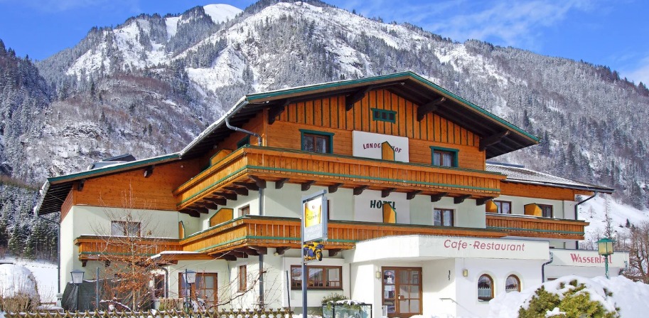 Horský hotel u Zell am See a Grossglockneru: all inclusive light, sauna a wellness až do dubna 2026