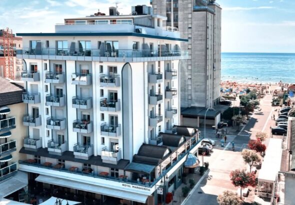 Italské Jesolo: hotel přímo u pláže s polopenzí jen pár kroků od moře