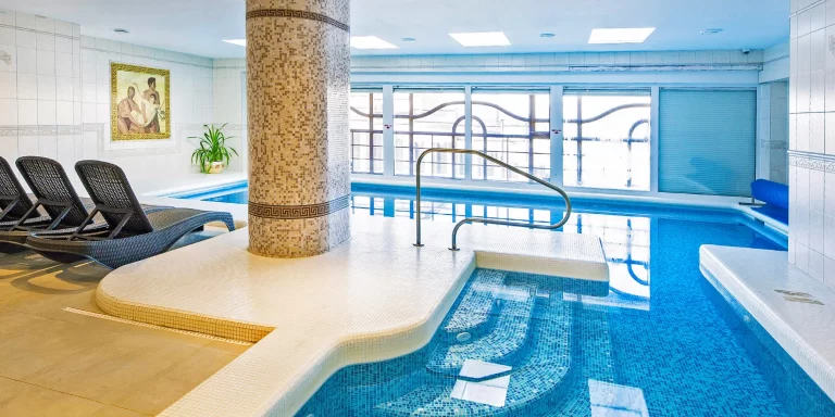 Pobyt v Božím Daru: polopenze, bazén, vířivka i sauna