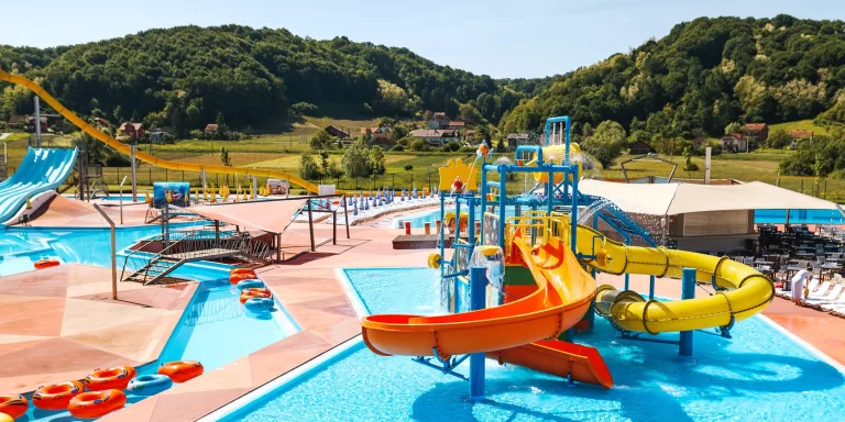Chorvatsko: 4* hotel, aquapark i all inclusive light, až 2 děti zdarma