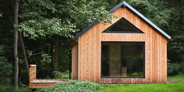 Naprostý klid v off grid chatě Roklinka s finskou saunou
