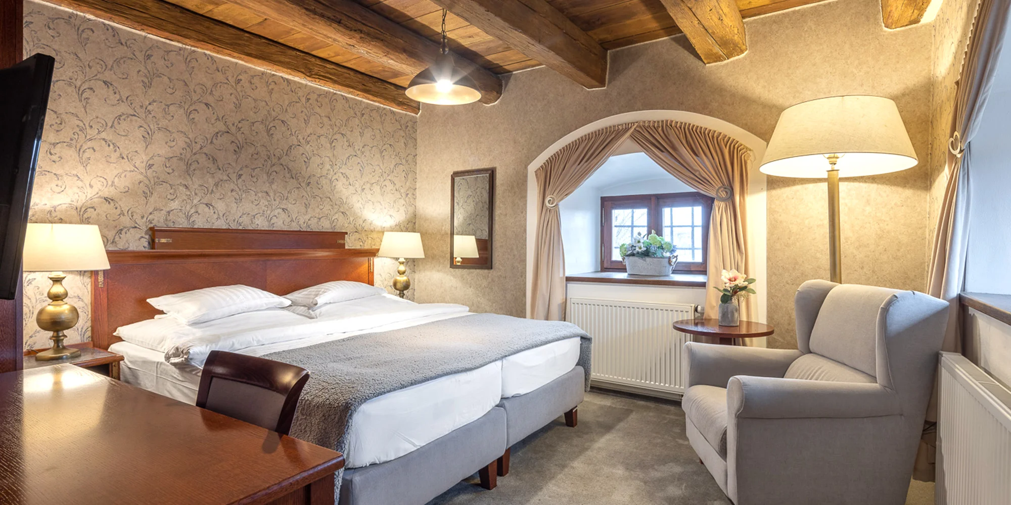 Zámecký hotel: vč. polopenze a vstupenek na výstavu