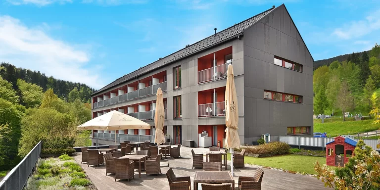 Janské Lázně: hotel u lanovky, polopenze a wellness