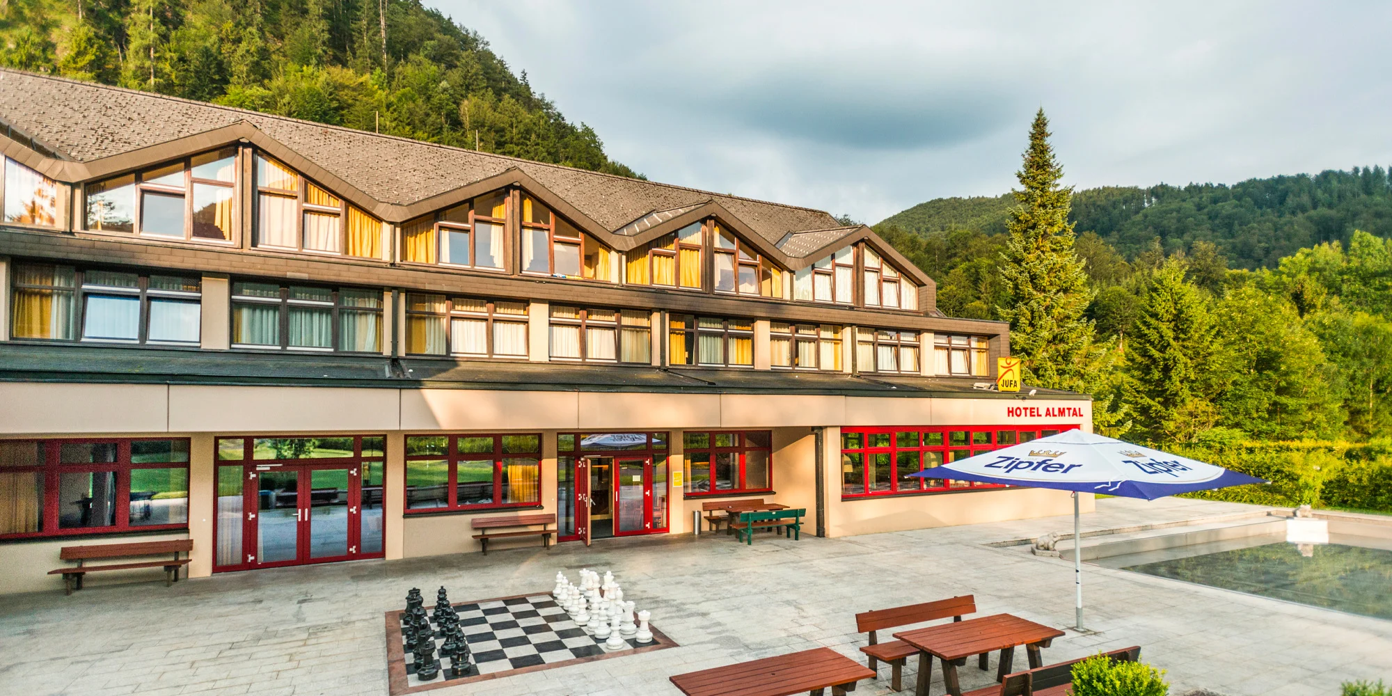 Rakouské Alpy: 3* hotel se snídaní nebo polopenzí, sauna