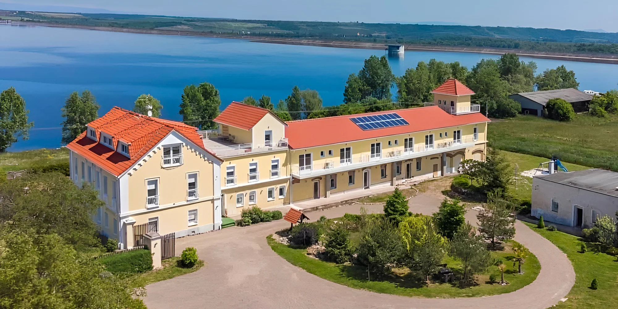 Nechranická přehrada: penzion se snídaní, degustace vín