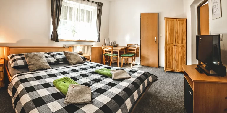Krumlov: pobyt kousek od centra se sektem i snídaní