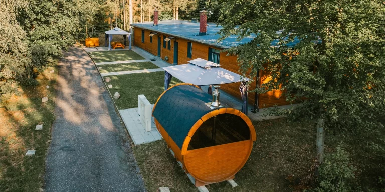 Apartmány v Jeseníkách: spaní na peci, sauna i koupací sud