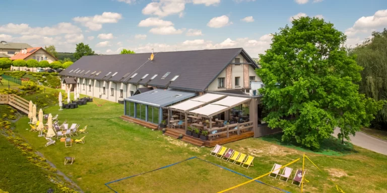 Hotel pro milovníky koní u Krakova: snídaně i wellness