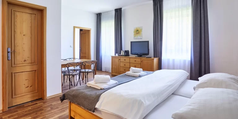 Resort na Šumavě s jídlem a wellness pro pár i rodinu