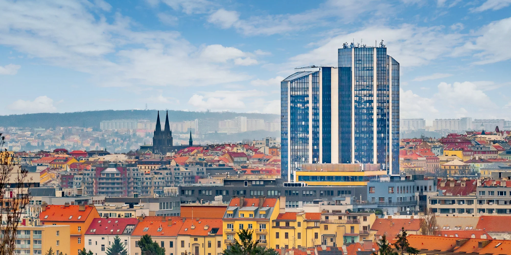 5* hotel v Praze s výhledem: snídaně i parkování