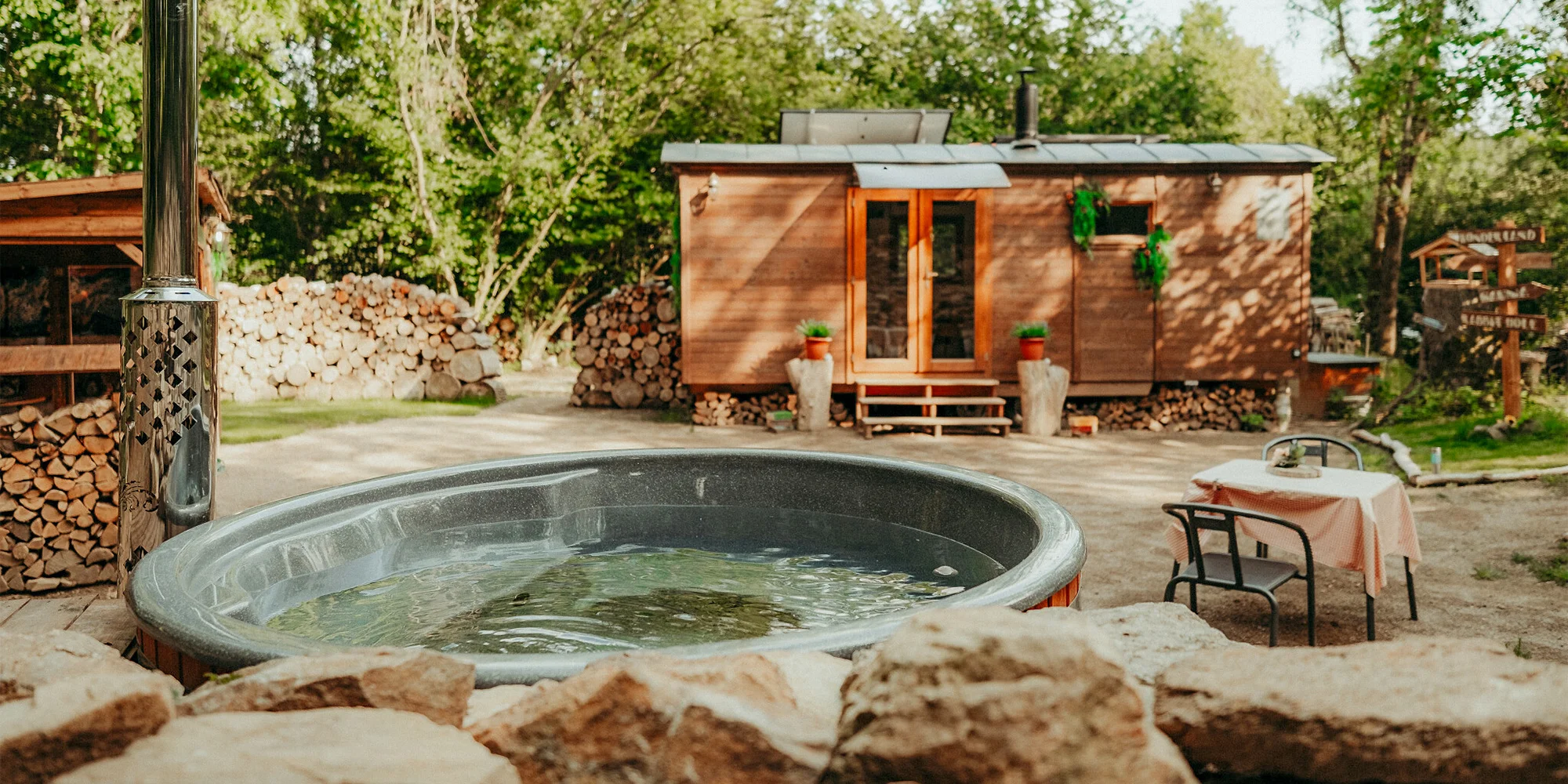 Kouzelná maringotka u CHKO Blaník s privátním wellness